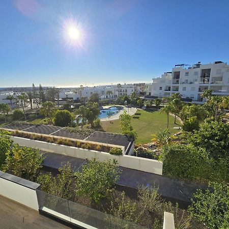 Nice 2 Bedroom Bali Apartment With Sea Views Torrevieja Extérieur photo