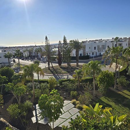 Nice 2 Bedroom Bali Apartment With Sea Views Torrevieja Extérieur photo
