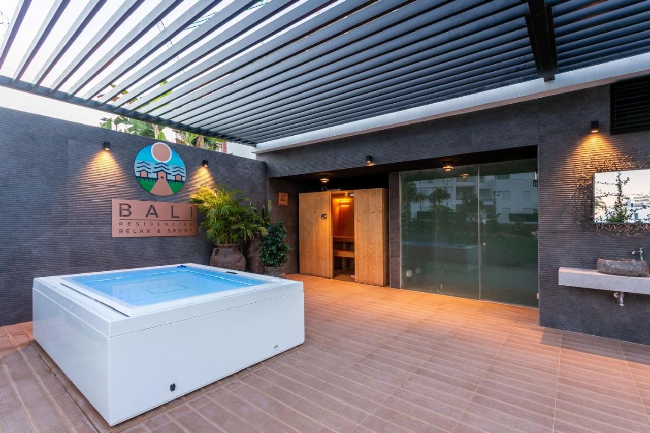 Nice 2 Bedroom Bali Apartment With Sea Views Torrevieja Extérieur photo