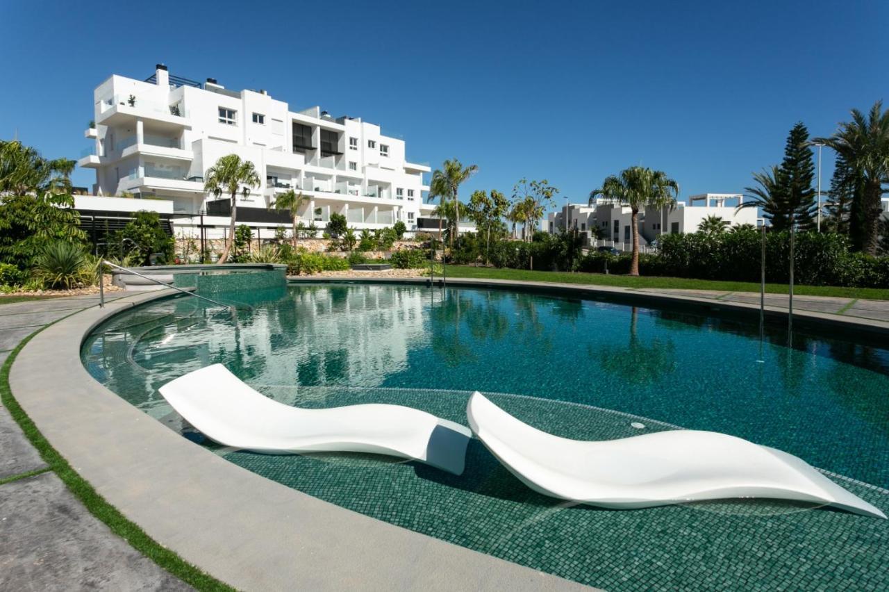 Nice 2 Bedroom Bali Apartment With Sea Views Torrevieja Extérieur photo