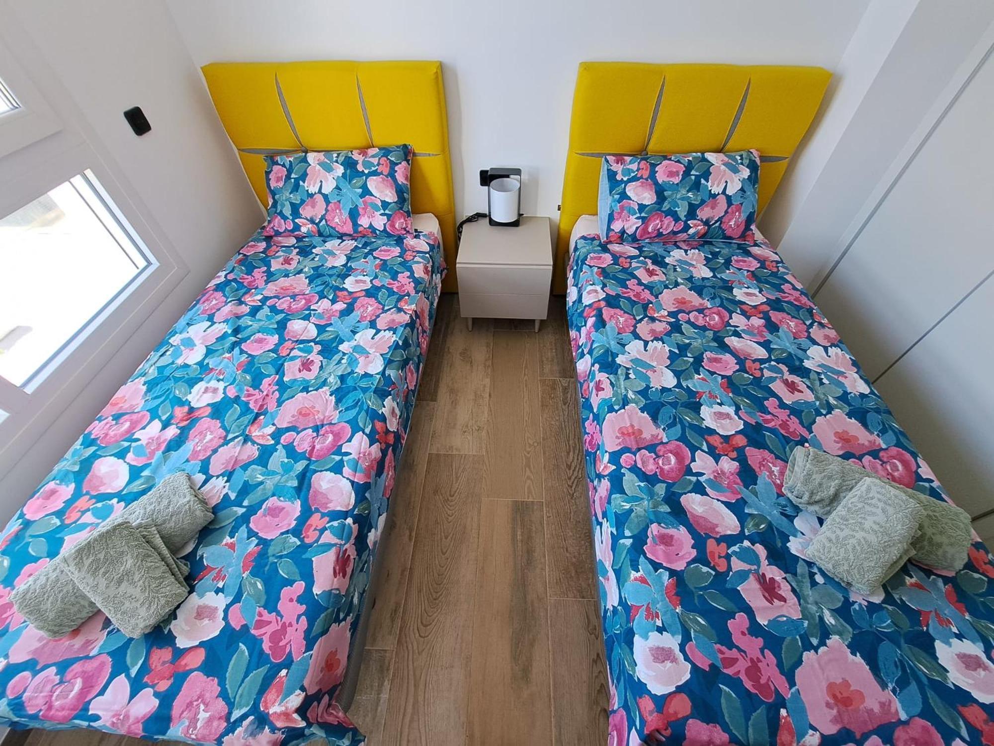 Nice 2 Bedroom Bali Apartment With Sea Views Torrevieja Extérieur photo