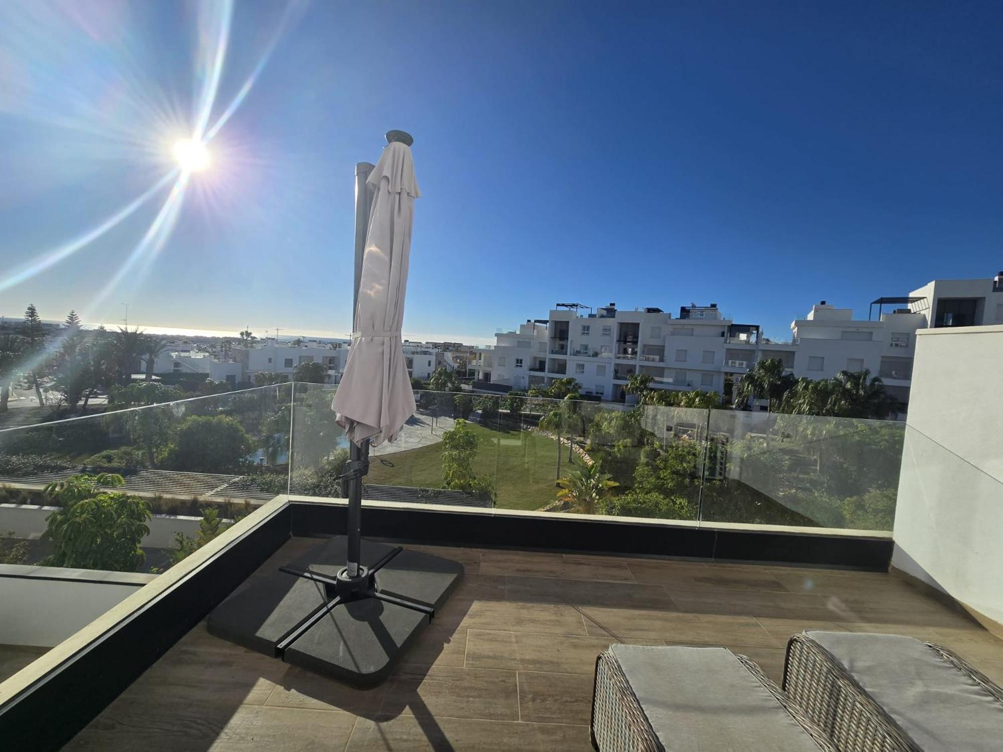 Nice 2 Bedroom Bali Apartment With Sea Views Torrevieja Extérieur photo