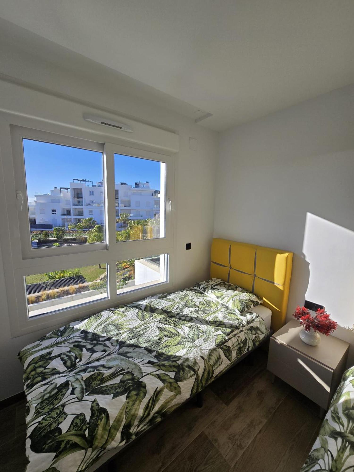 Nice 2 Bedroom Bali Apartment With Sea Views Torrevieja Extérieur photo